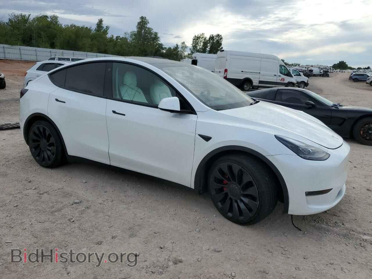 2022 TESLA MODEL Y - VIN: 7SAYGDEF2NF405758 - Фото 4