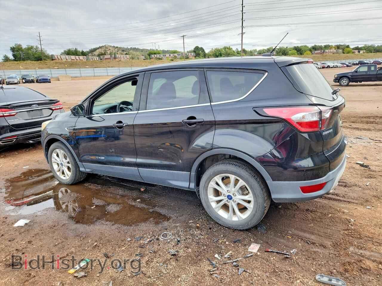 2017 Ford ESCAPE (VIN 1FMCU0GD7HUC80302) — фото 2 из 12