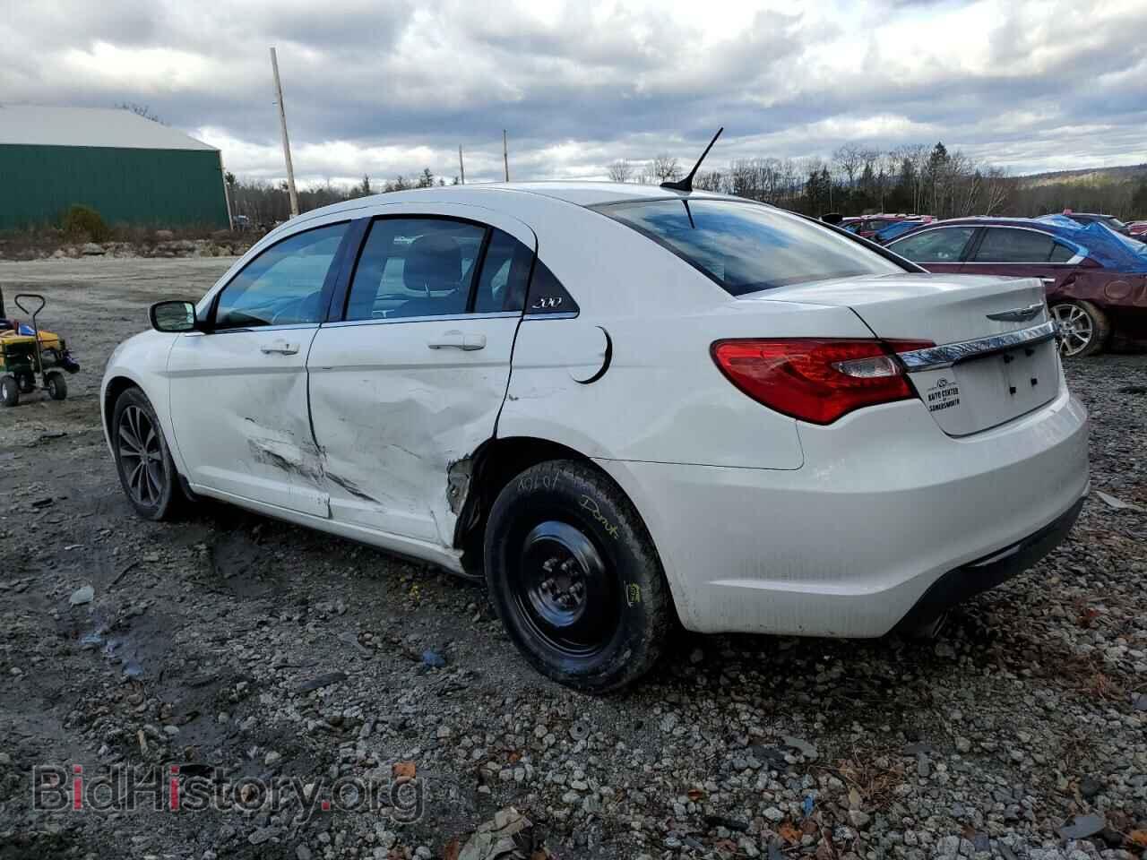 2013 CHRYSLER 200 - VIN: 1C3CCBBG2DN720343 - Фото 2