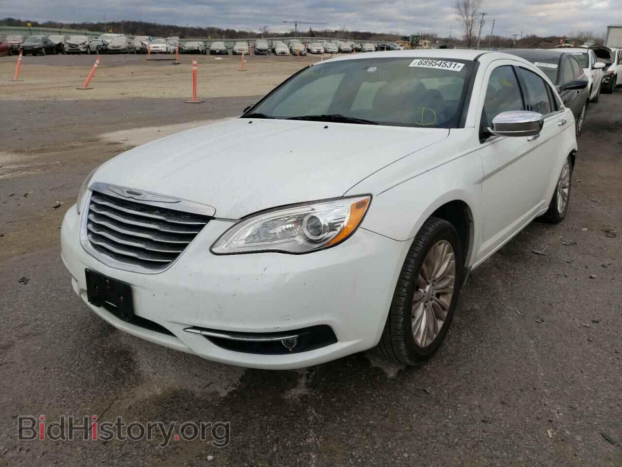 2013 CHRYSLER 200 - VIN: 1C3CCBCG4DN747168 - Photo 2