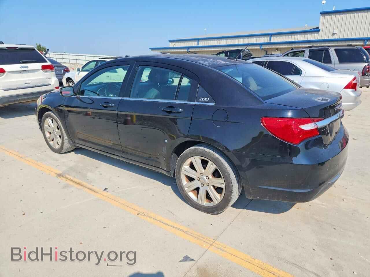 2011 CHRYSLER 200 - VIN: 1C3BC1FB4BN614865 - Photo 2
