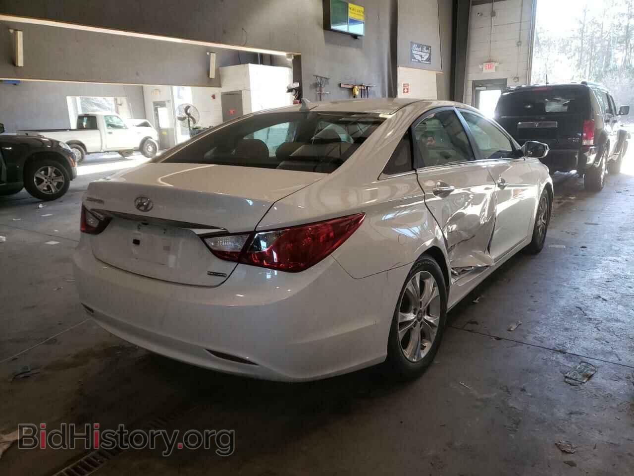 2011 HYUNDAI SONATA - VIN: 5NPEC4AC9BH243082 - Photo 4