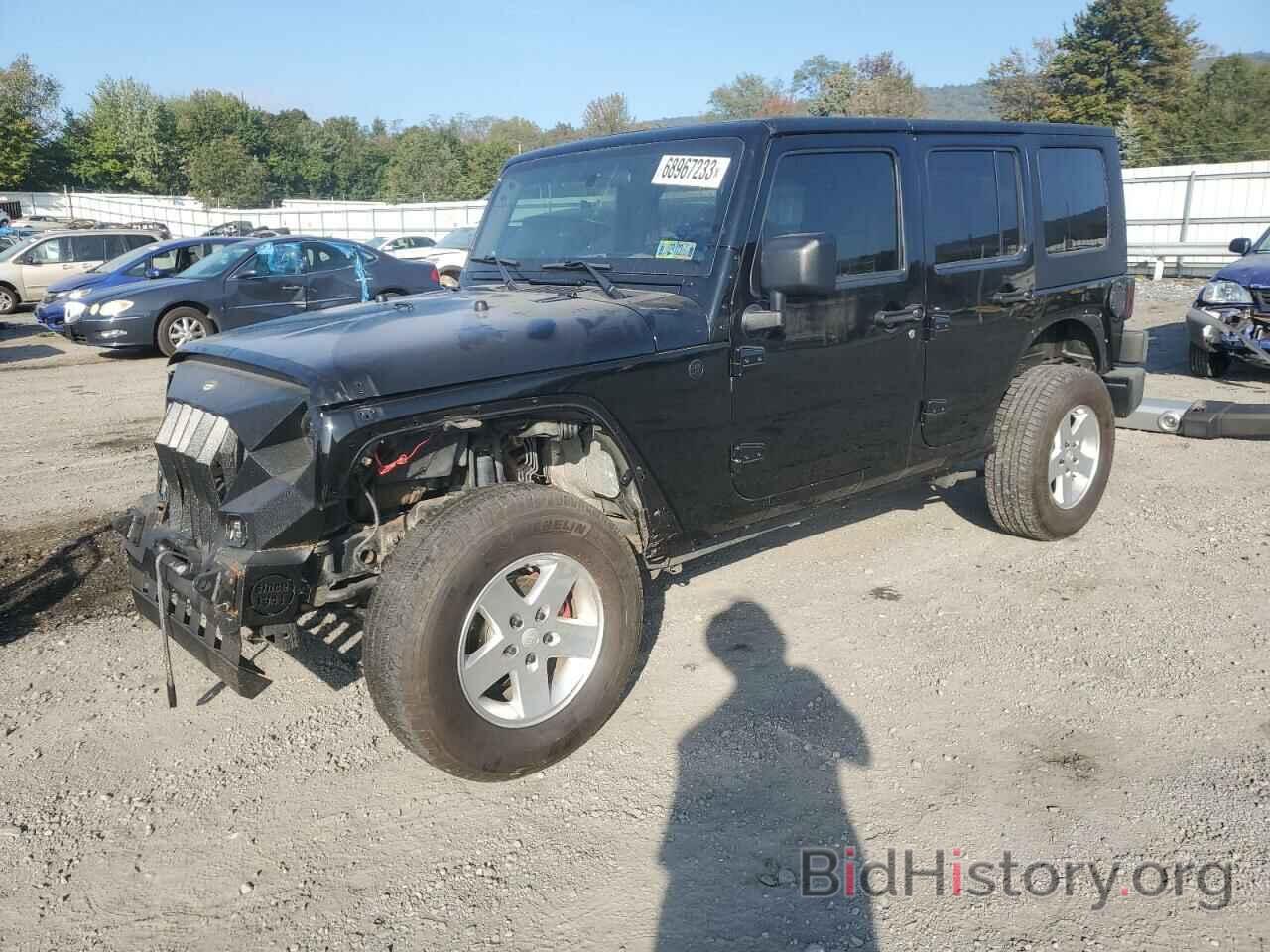 Photo 1J4HA5H17AL107194 - JEEP WRANGLER 2010