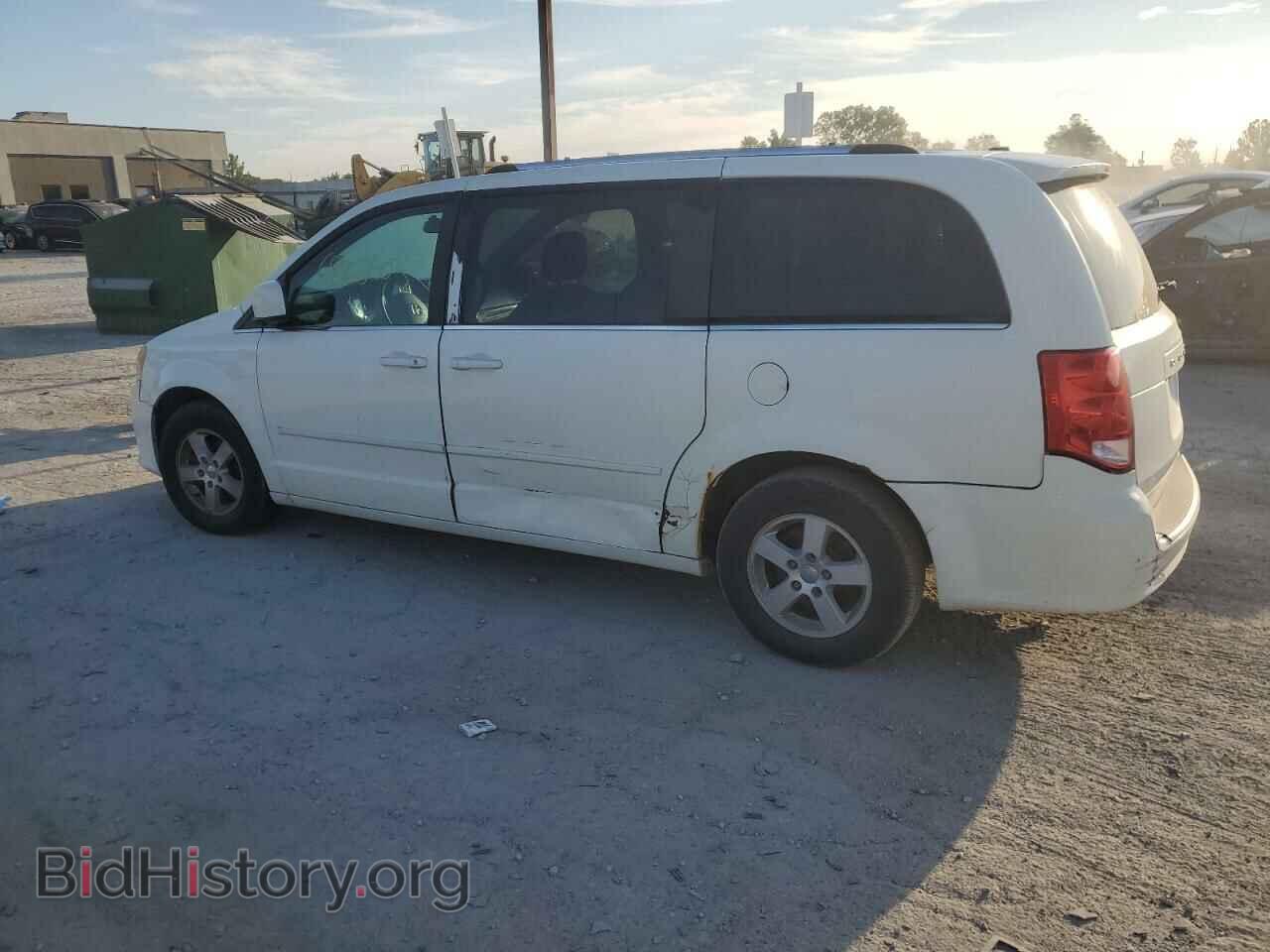 2011 DODGE CARAVAN - VIN: 2D4RN5DG5BR643968 - Фото 2
