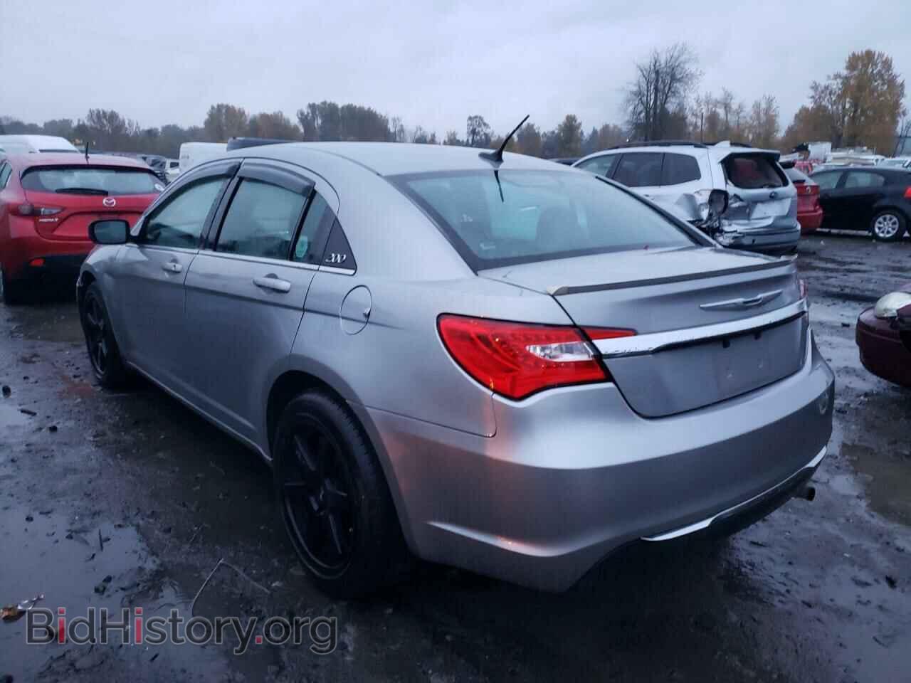 2013 CHRYSLER 200 - VIN: 1C3CCBAB0DN647110 - Фото 2
