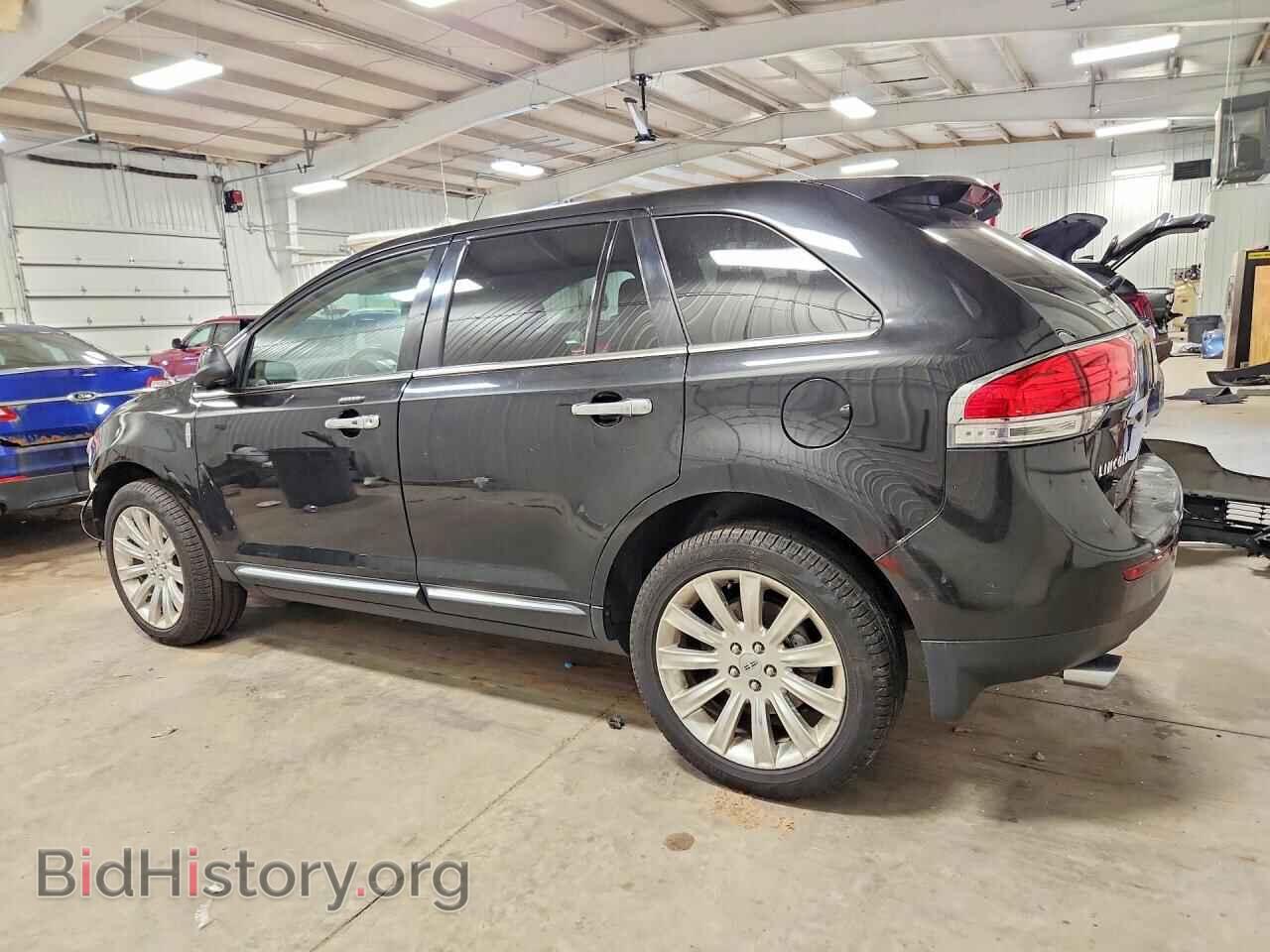 2011 LINCOLN MKX - VIN: 2LMDJ8JK2BBJ21904 - Photo 2
