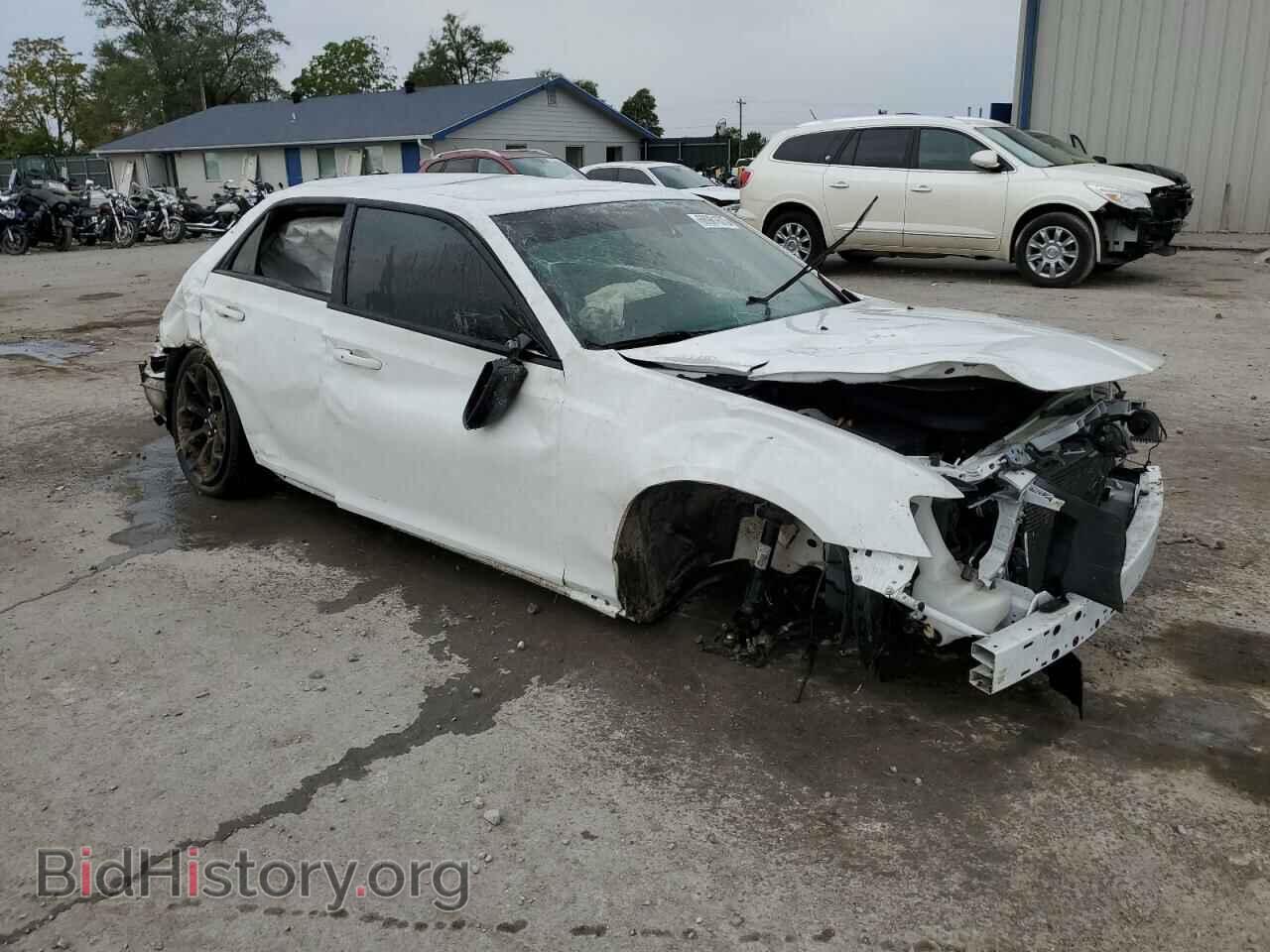 2019 CHRYSLER 300 - VIN: 2C3CCAAG2KH590680 - Фото 4