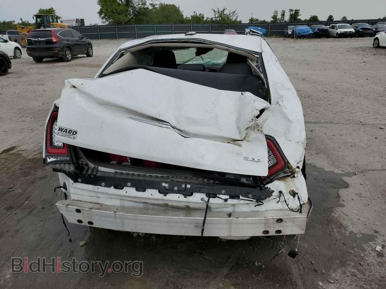 2019 CHRYSLER 300 - VIN: 2C3CCAAG2KH590680 - Фото 6