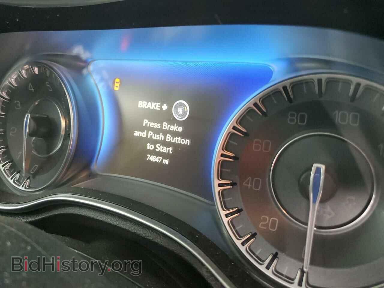 2019 CHRYSLER 300 - VIN: 2C3CCAAG2KH590680 - Фото 9