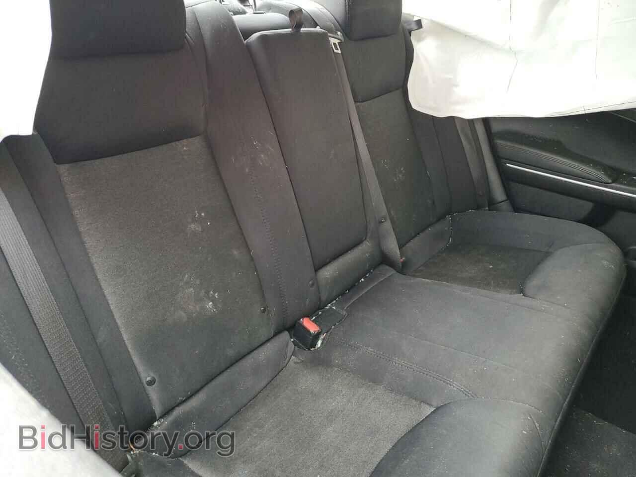 2019 CHRYSLER 300 - VIN: 2C3CCAAG2KH590680 - Фото 10