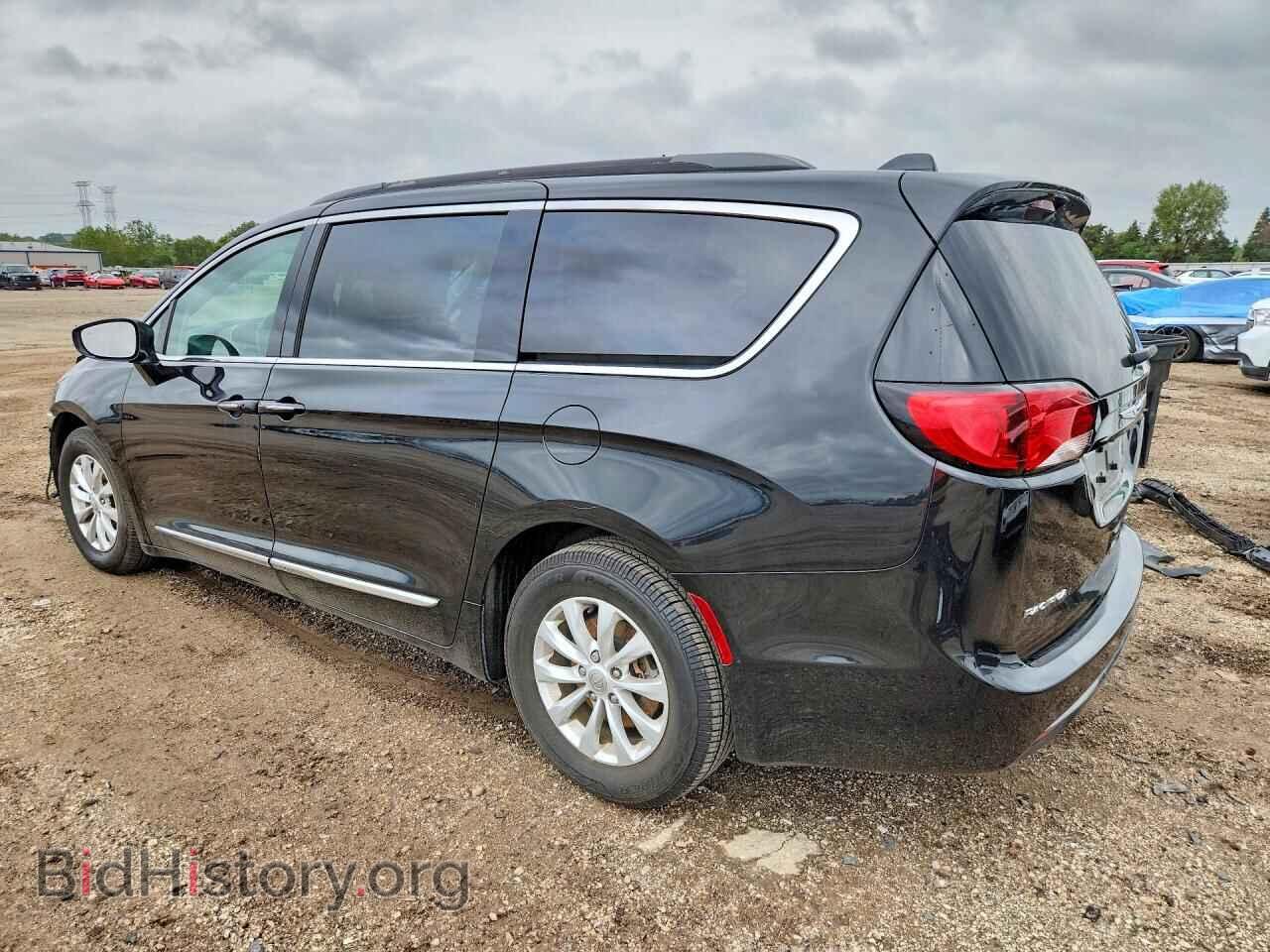 2017 CHRYSLER PACIFICA - VIN: 2C4RC1BG2HR854732 - Photo 2