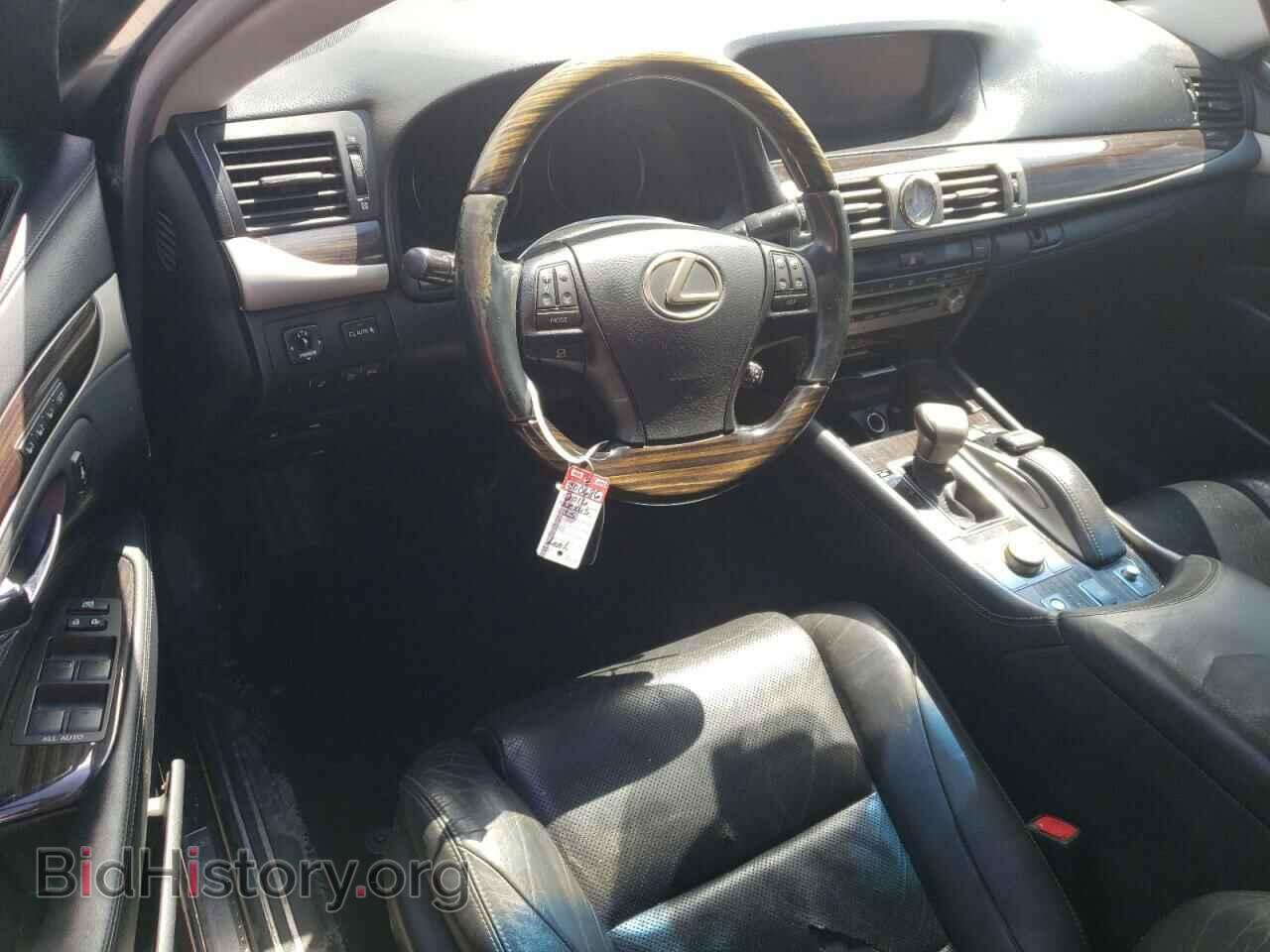 2016 LEXUS LS460 - VIN: JTHBL5EF7G5140651 - Photo 8
