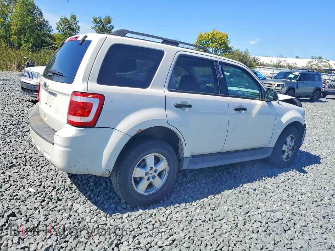 2011 FORD ESCAPE - VIN: 1FMCU0D78BKA79347 - Фото 3