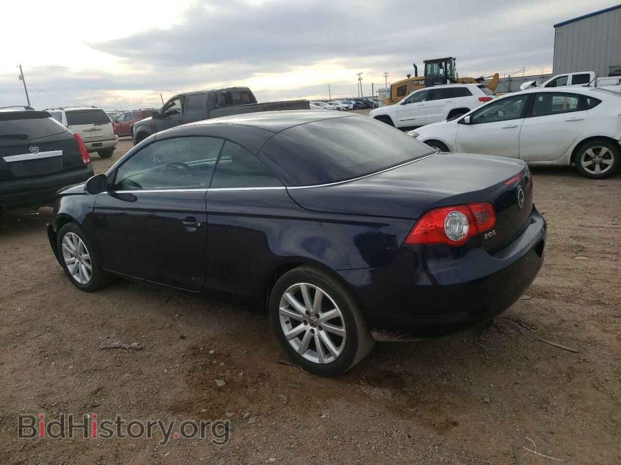 2007 VOLKSWAGEN EOS - VIN: WVWFA71FX7V003133 - Фото 2