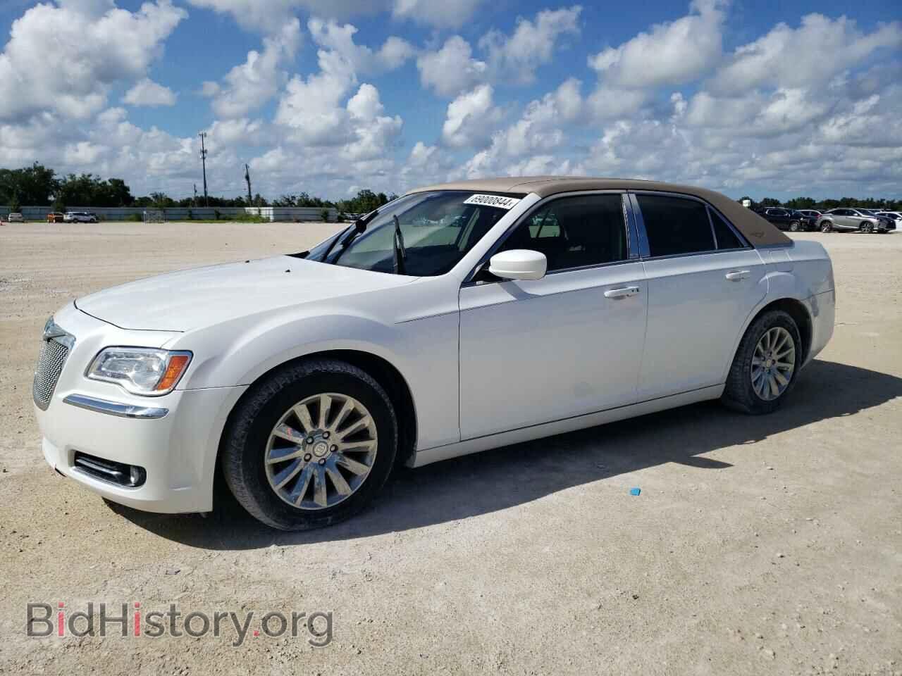 Фотография 2C3CCAAG4DH632530 - CHRYSLER 300 2013