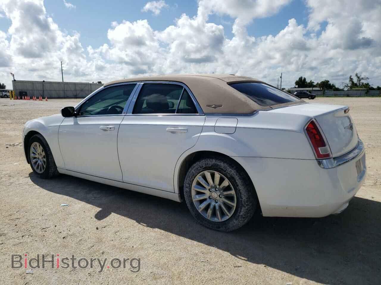 2013 CHRYSLER 300 - VIN: 2C3CCAAG4DH632530 - Фото 2