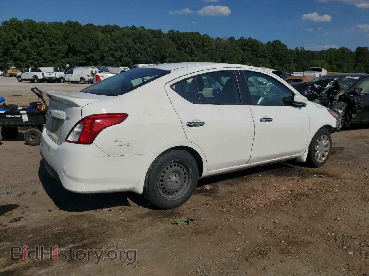 2017 NISSAN VERSA - VIN: 3N1CN7AP1HL895390 - Фото 3