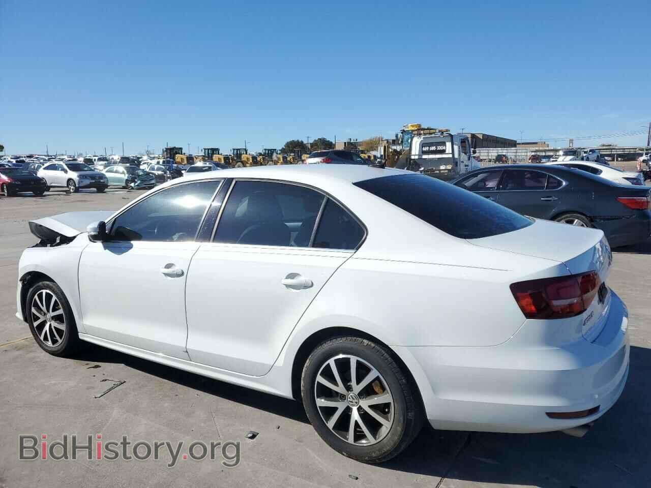 2017 VOLKSWAGEN JETTA - VIN: 3VWDB7AJ2HM358699 - Фото 2