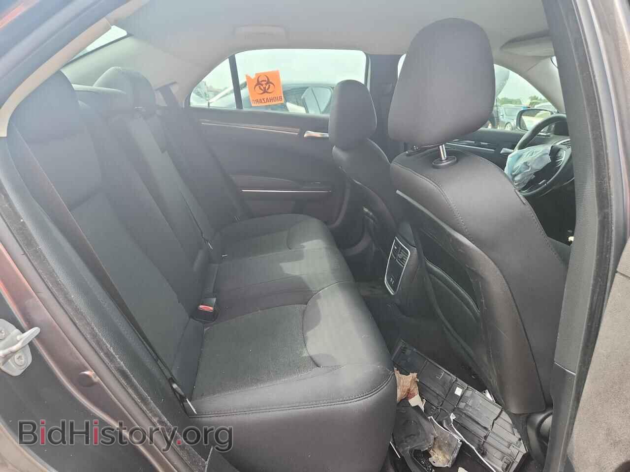 2018 CHRYSLER 300 - VIN: 2C3CCAAG9JH315533 - Фото 10