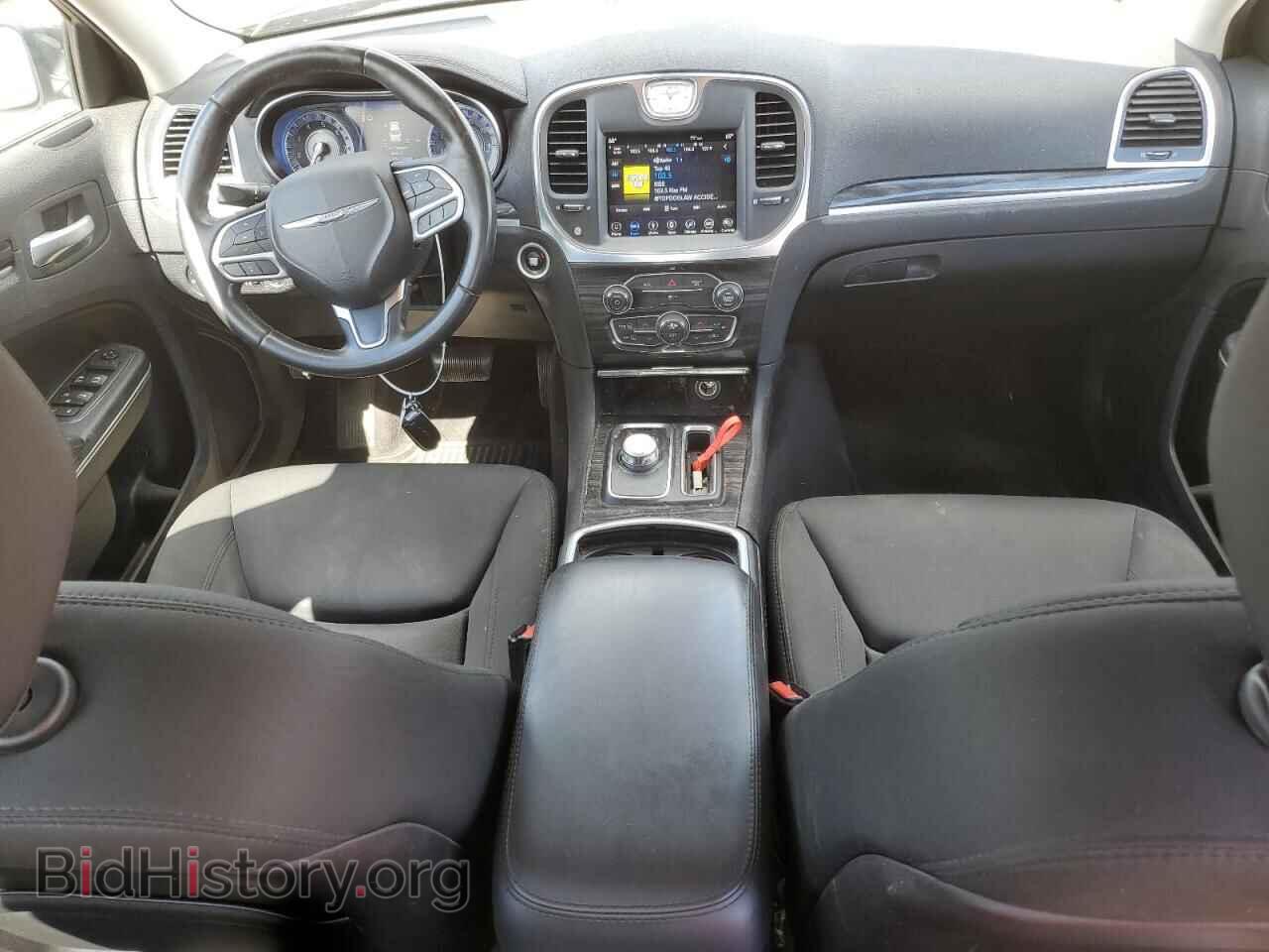 2018 CHRYSLER 300 - VIN: 2C3CCARG8JH276115 - Фото 8