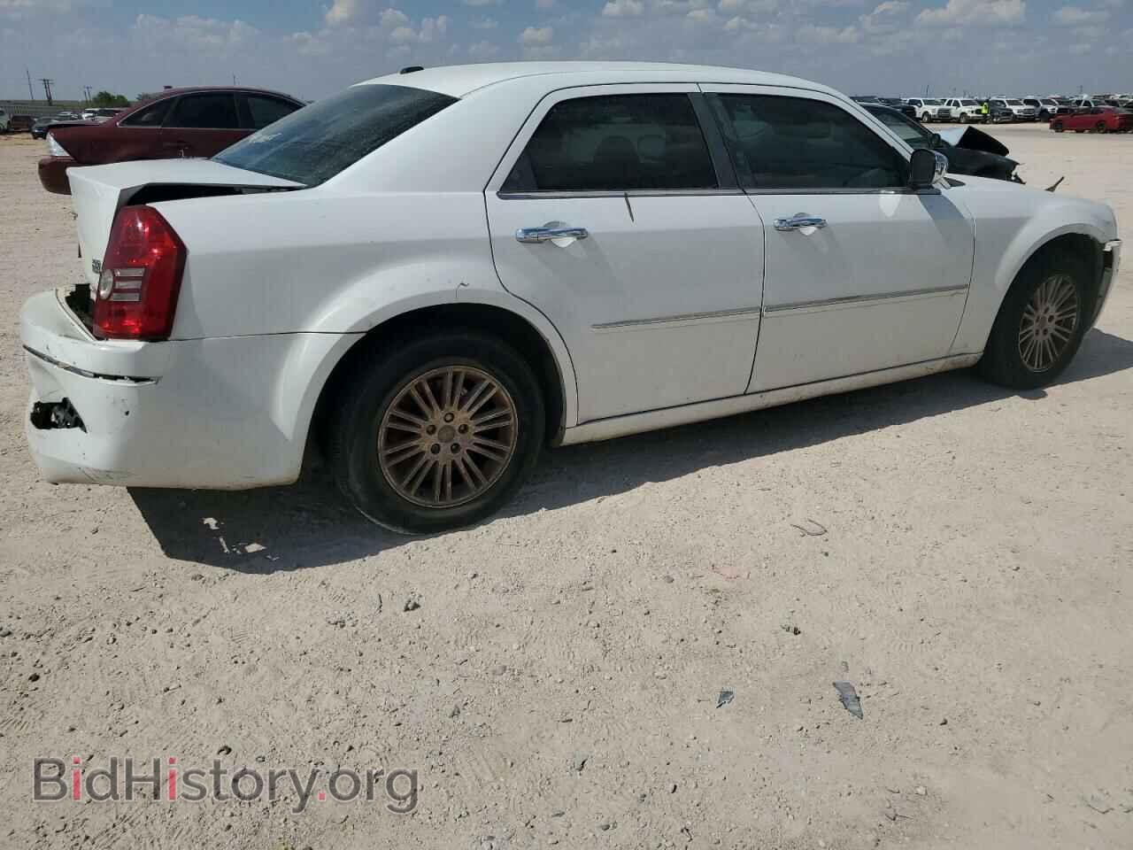 2010 CHRYSLER 300 - VIN: 2C3CA5CVXAH255514 - Фото 3
