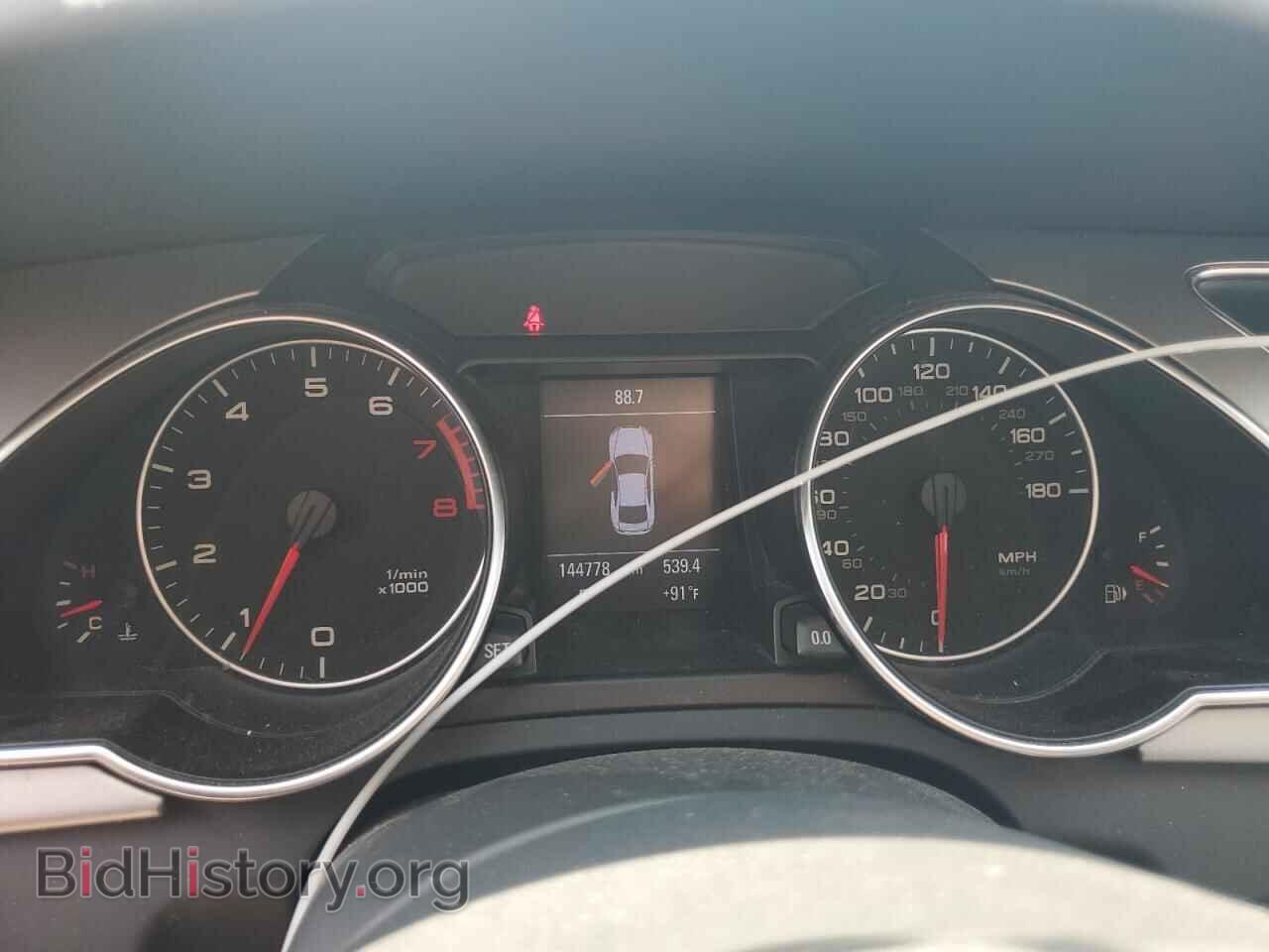 2010 AUDI A5 - VIN: WAULFAFR9AA021672 - Фото 9