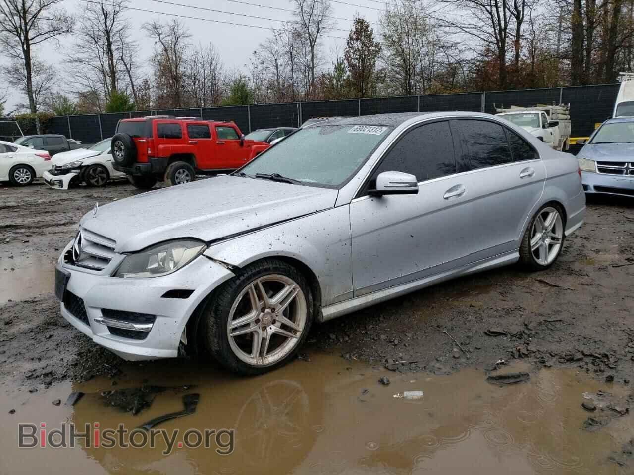 Photo WDDGF8BB0CR198675 - MERCEDES-BENZ C-CLASS 2012