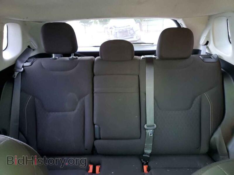 2017 Jeep COMPASS (VIN 3C4NJCAB4HT605898) — фото 10 из 13