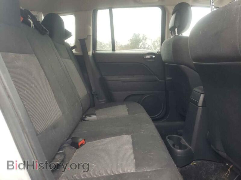2012 Jeep COMPASS (VIN 1C4NJDBB1CD514249) — photo 6 of 10
