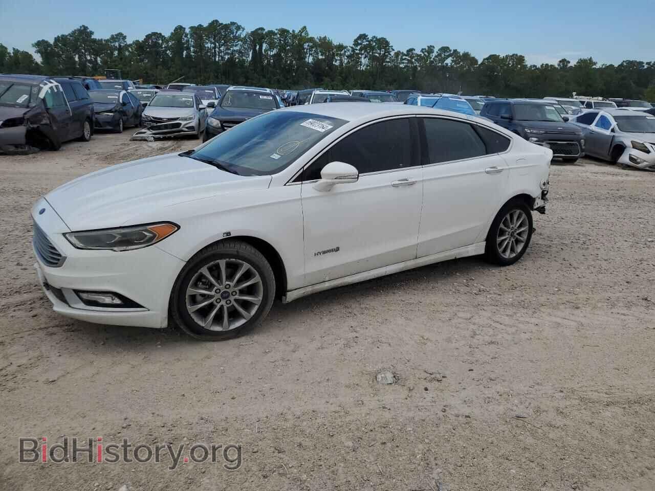 Photo 3FA6P0LU5HR409391 - FORD FUSION 2017
