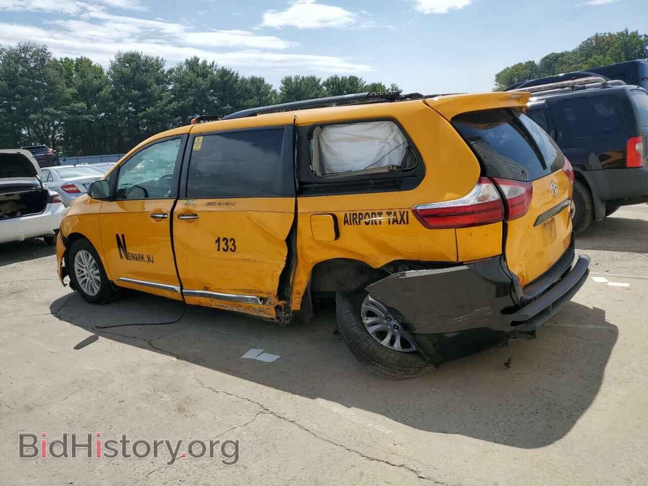 2017 TOYOTA All Models - VIN: 5TDYZ3DC9HS854413 - Фото 2
