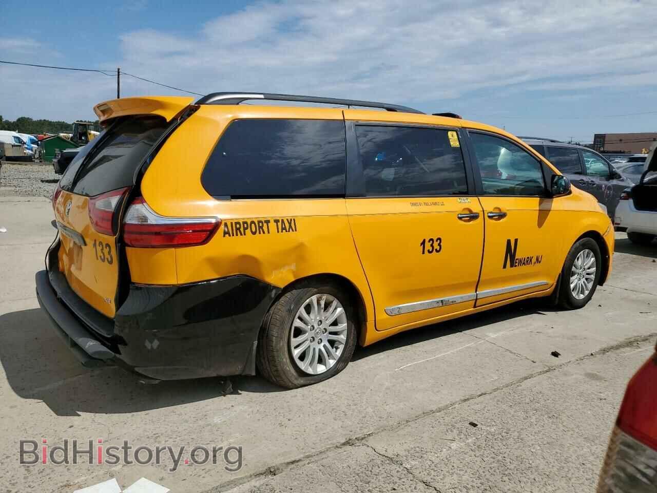 2017 TOYOTA All Models - VIN: 5TDYZ3DC9HS854413 - Фото 3