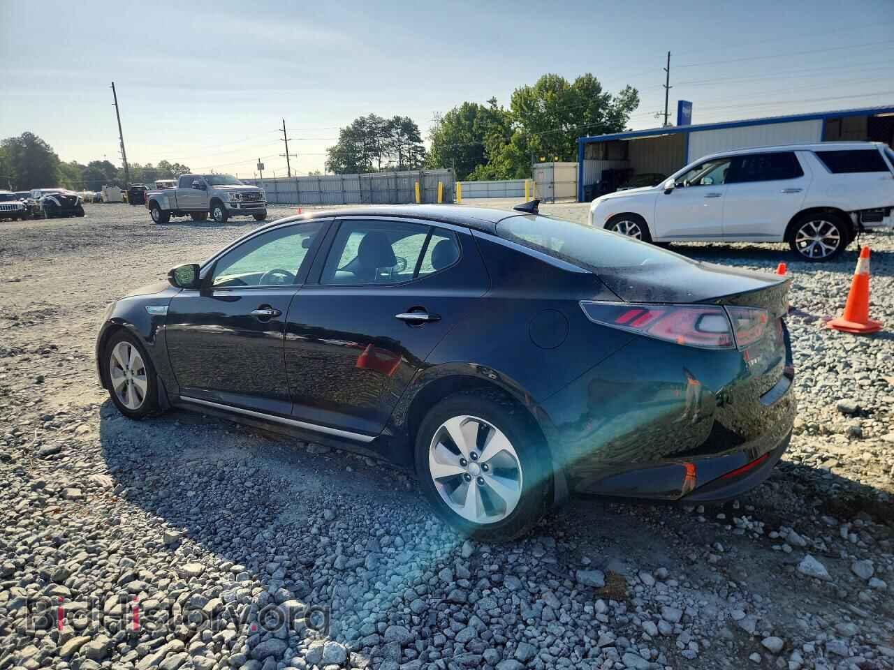 2015 KIA OPTIMA - VIN: KNAGN4AD0F5090378 - Photo 2