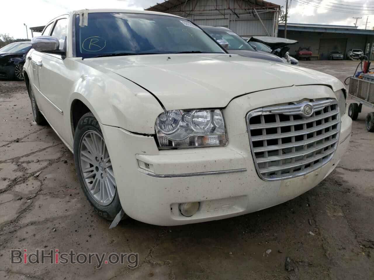 Фотография 2C3CA4CD9AH221811 - CHRYSLER 300 2010