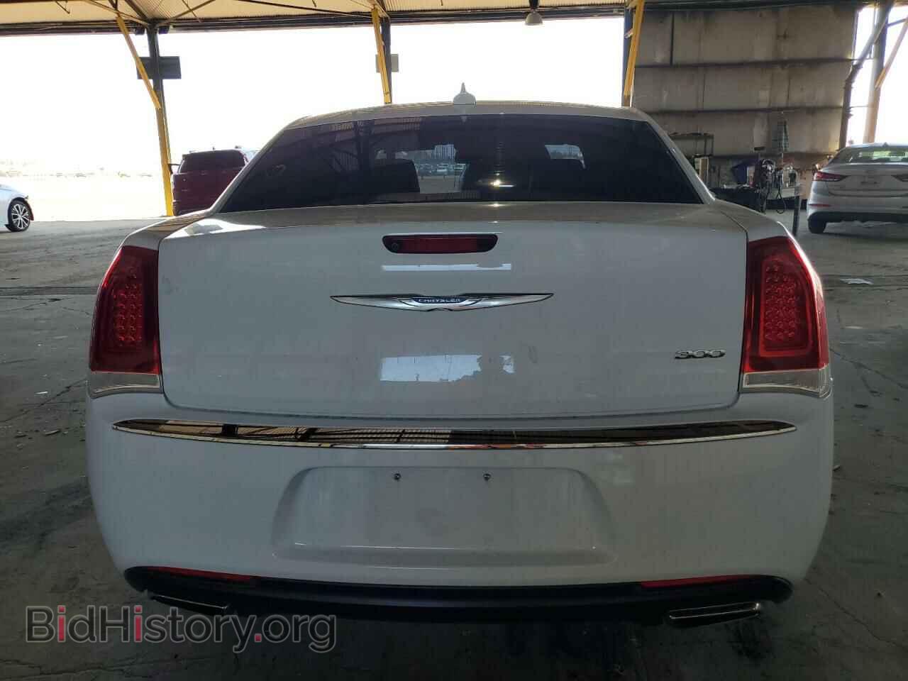 2018 CHRYSLER 300 - VIN: 2C3CCAEG0JH145900 - Фото 6