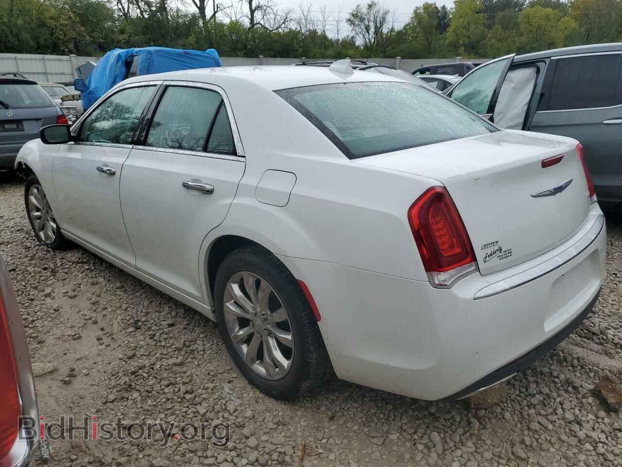 2019 CHRYSLER 300 - VIN: 2C3CCAKGXKH659288 - Фото 2