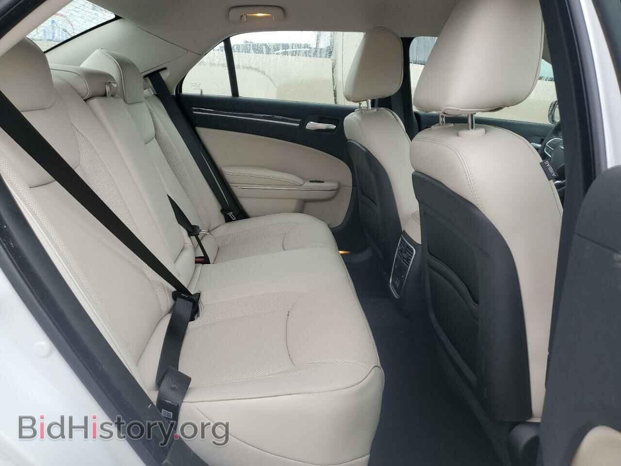 2019 CHRYSLER 300 - VIN: 2C3CCAKGXKH659288 - Фото 10
