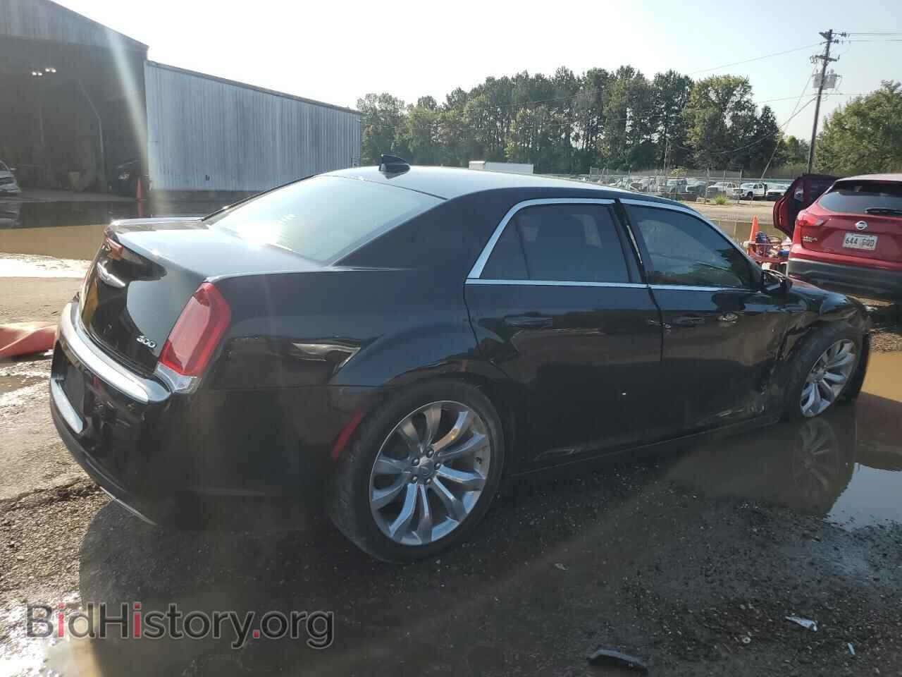 2019 CHRYSLER 300 - VIN: 2C3CCAAG2KH609888 - Фото 3