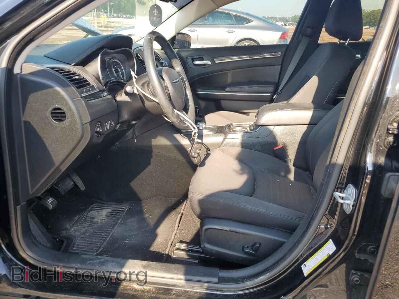 2019 CHRYSLER 300 - VIN: 2C3CCAAG2KH609888 - Фото 7