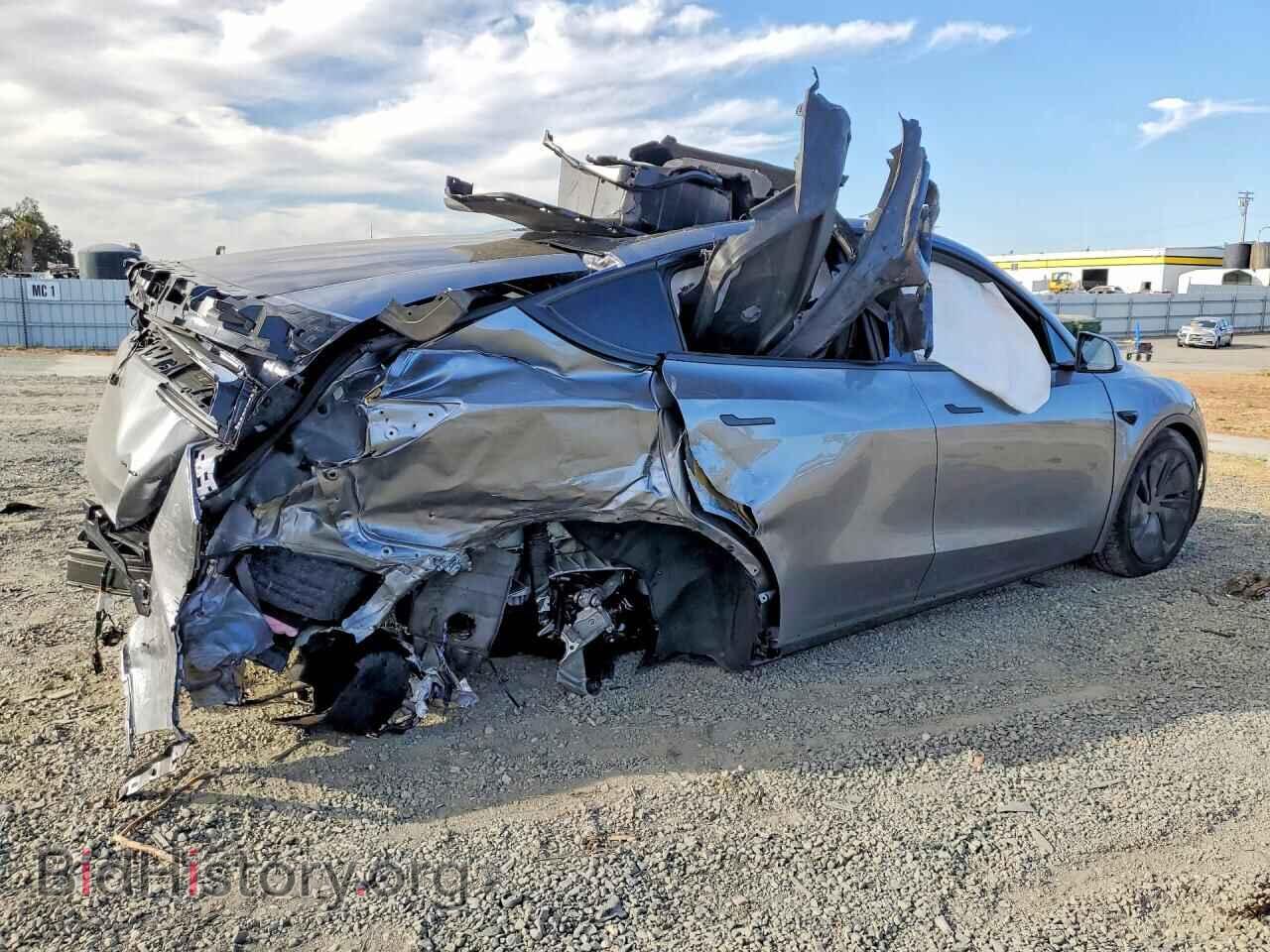 2026 TESLA MODEL Y - VIN: 7SAYGDEE4TF603293 - Photo 3