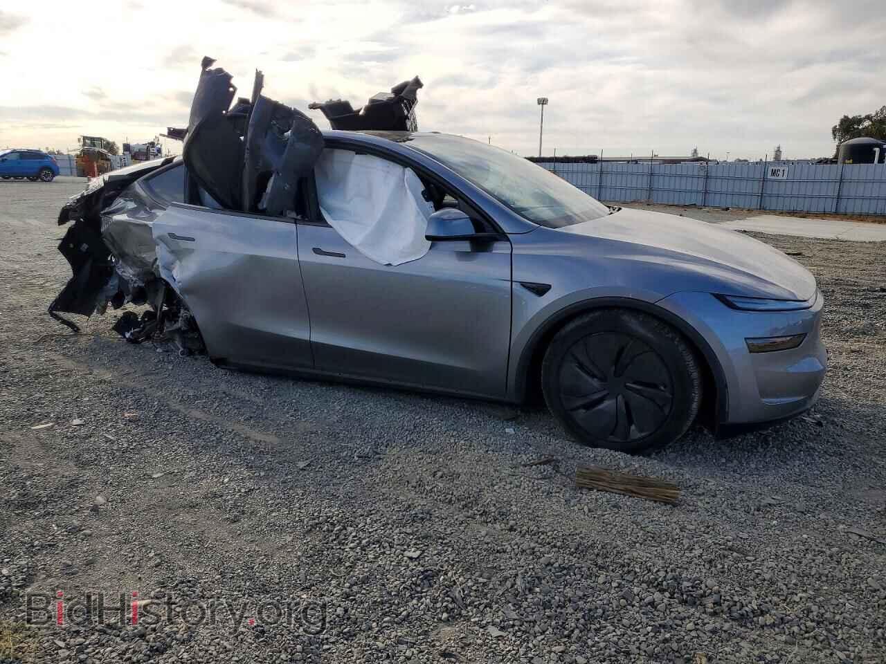 2026 TESLA MODEL Y - VIN: 7SAYGDEE4TF603293 - Photo 4