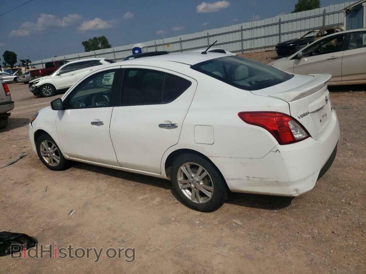 2015 NISSAN VERSA - VIN: 3N1CN7AP1FL881504 - Фото 2
