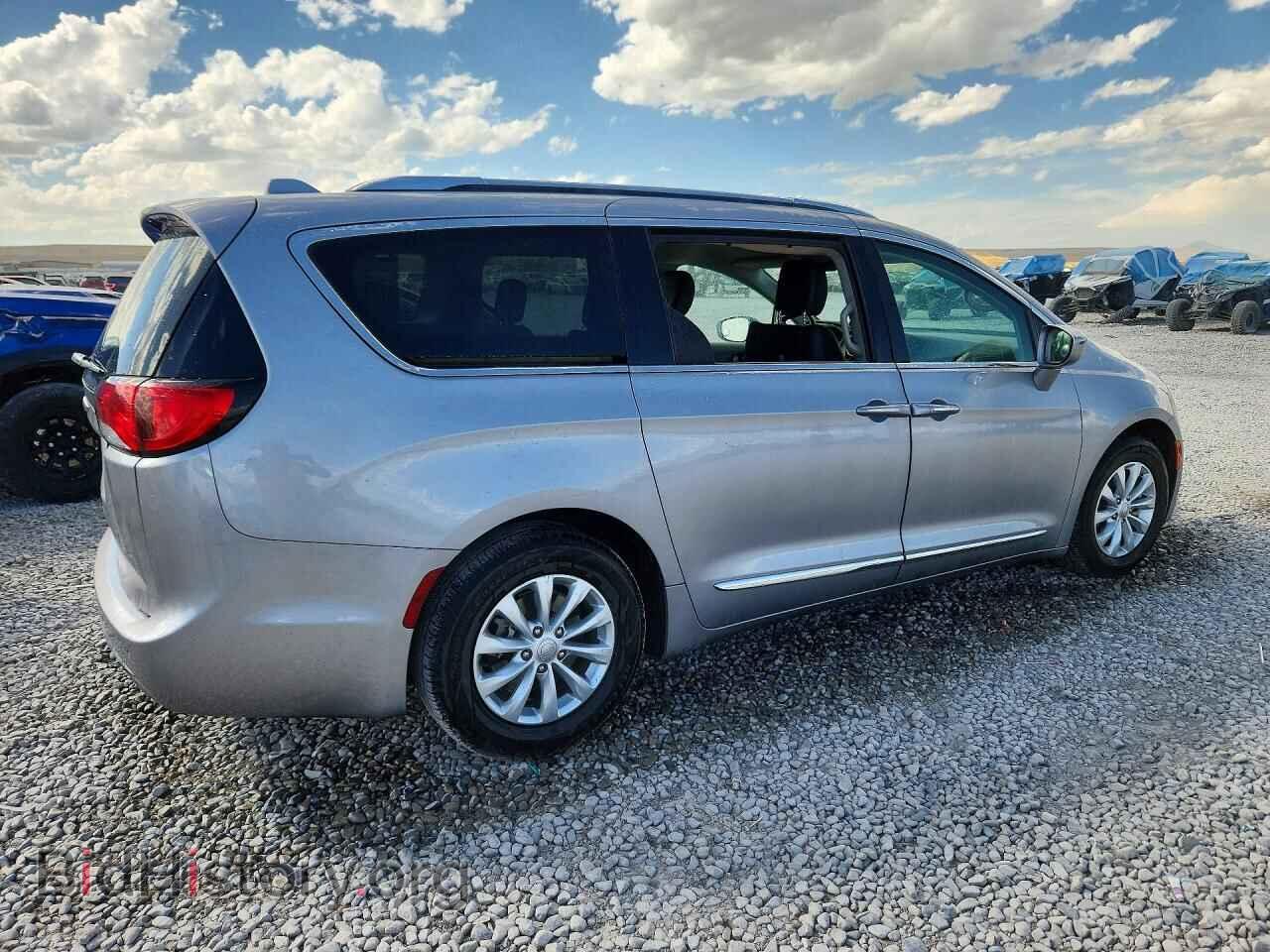 2018 CHRYSLER PACIFICA - VIN: 2C4RC1BG1JR217403 - Photo 3
