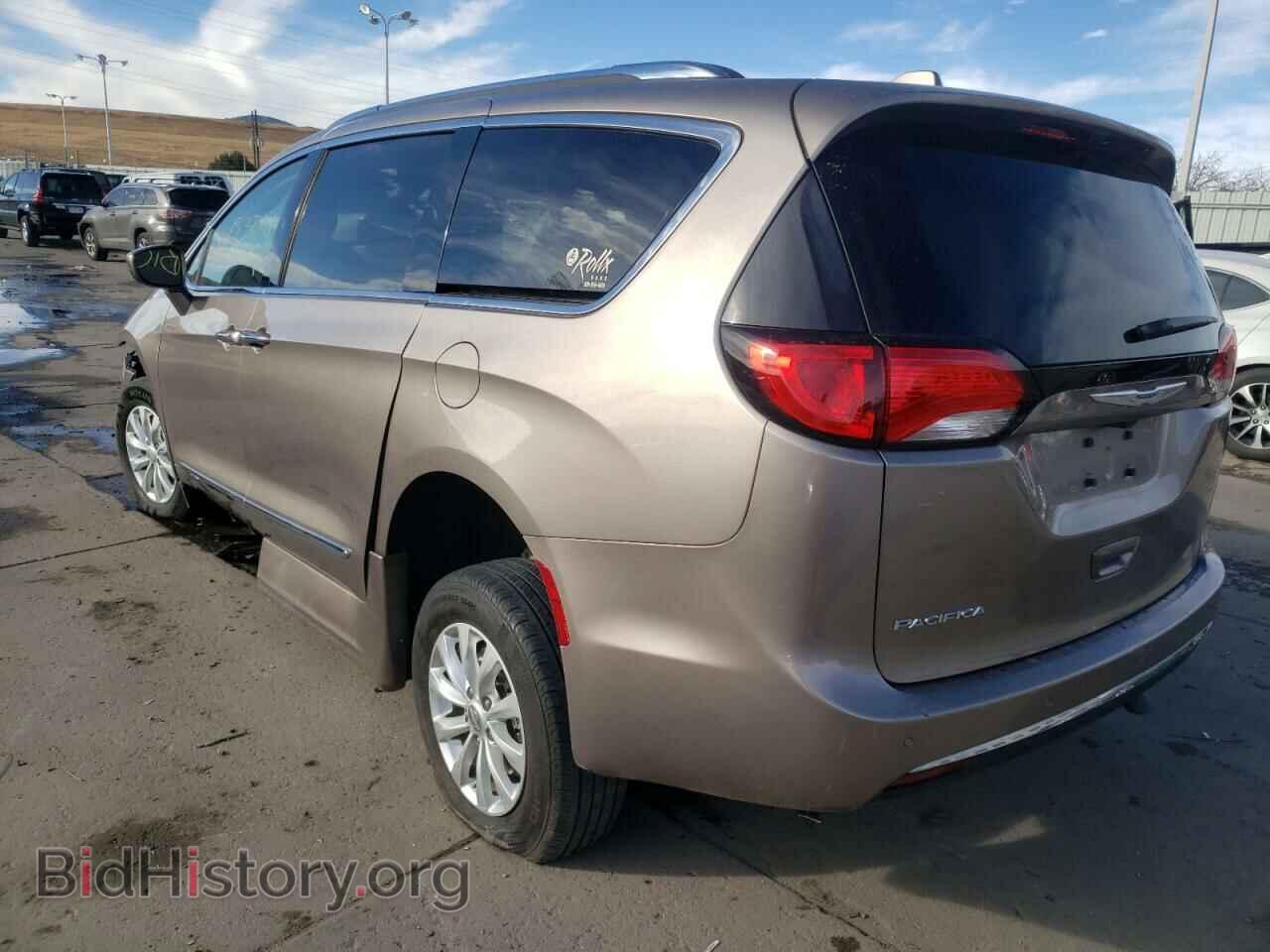 2018 CHRYSLER PACIFICA - VIN: 2C4RC1EG7JR306582 - Фото 3
