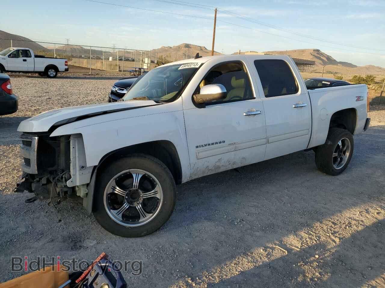 Photo 3GCPCTE06BG406153 - CHEVROLET ALL Models 2011