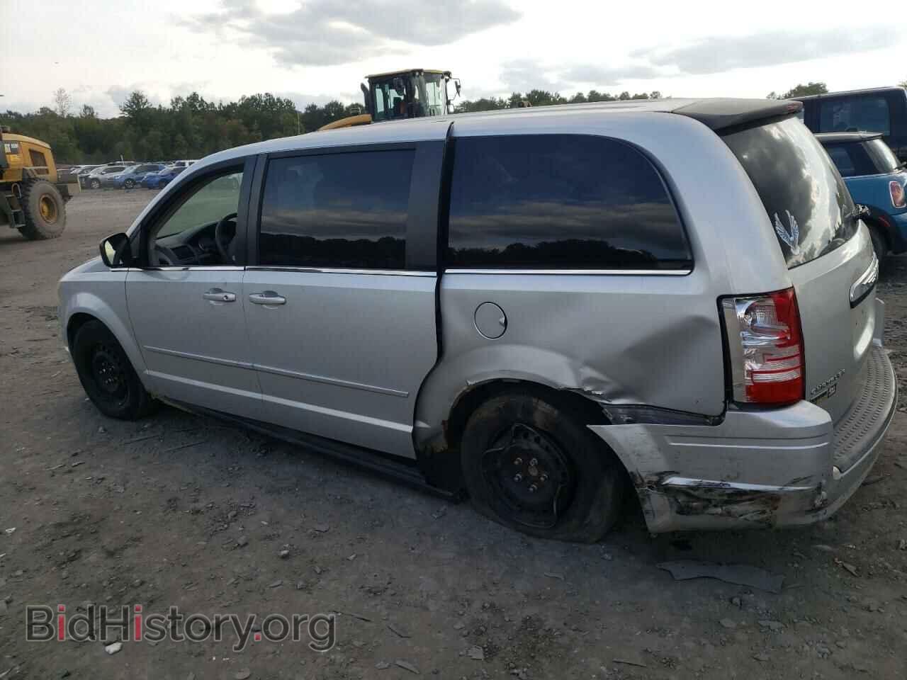 2010 CHRYSLER MINIVAN - VIN: 2A4RR4DE9AR386011 - Фото 2
