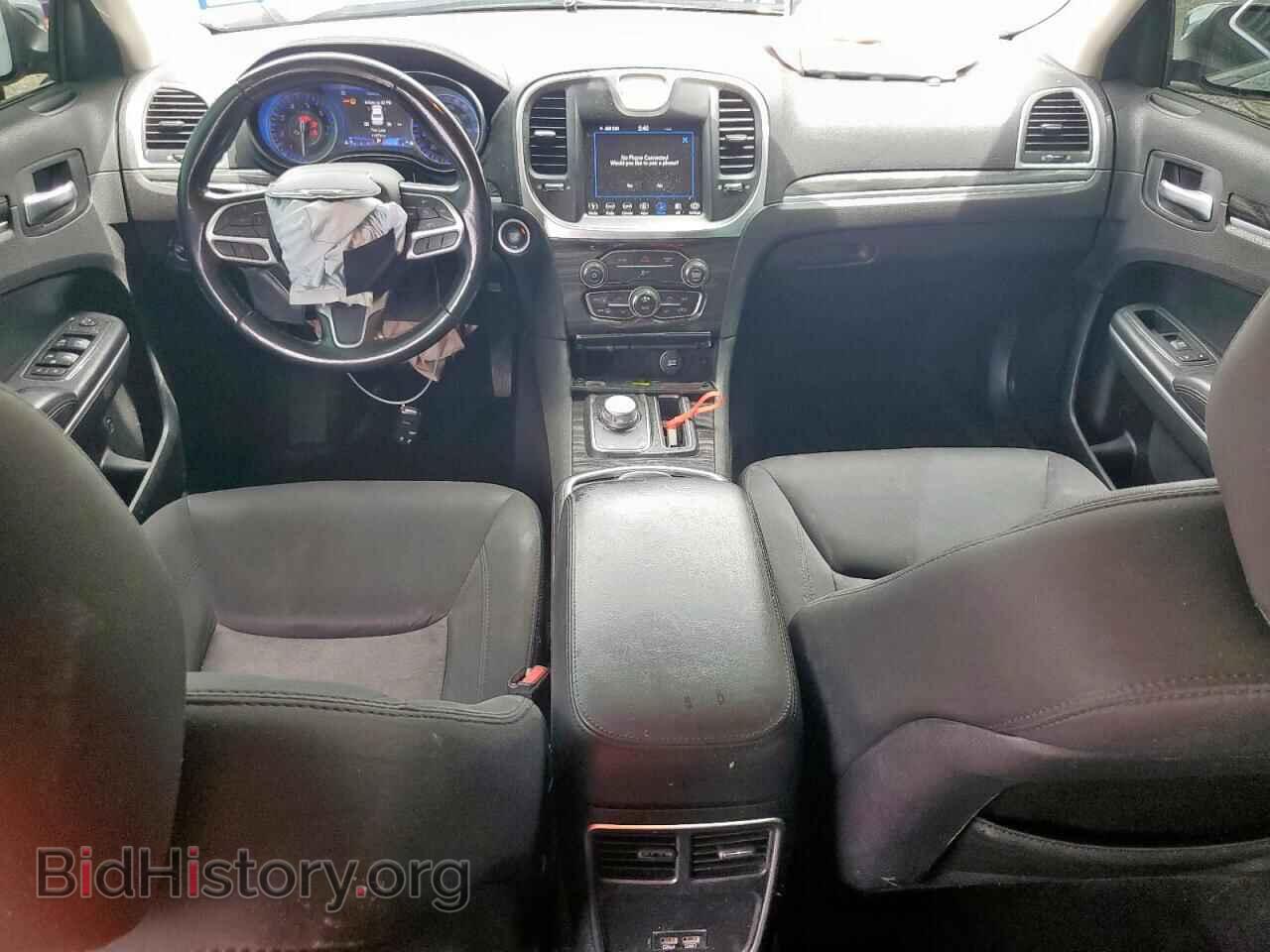 2019 CHRYSLER 300 - VIN: 2C3CCAAG9KH569020 - Фото 8
