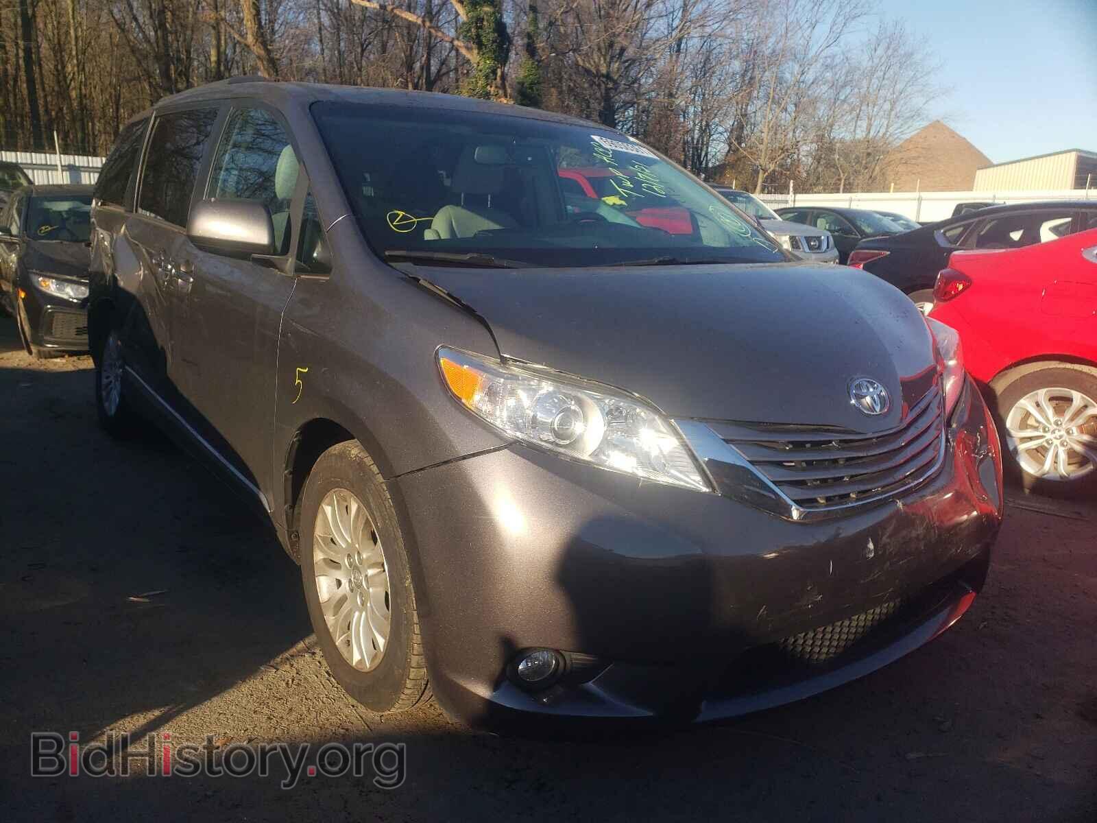 Фотография 5TDYZ3DC2HS766626 - TOYOTA SIENNA 2017