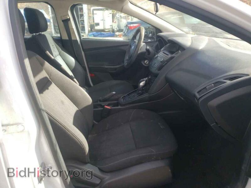 2016 Ford FOCUS (VIN 1FADP3K28GL270413) — photo 5 of 10