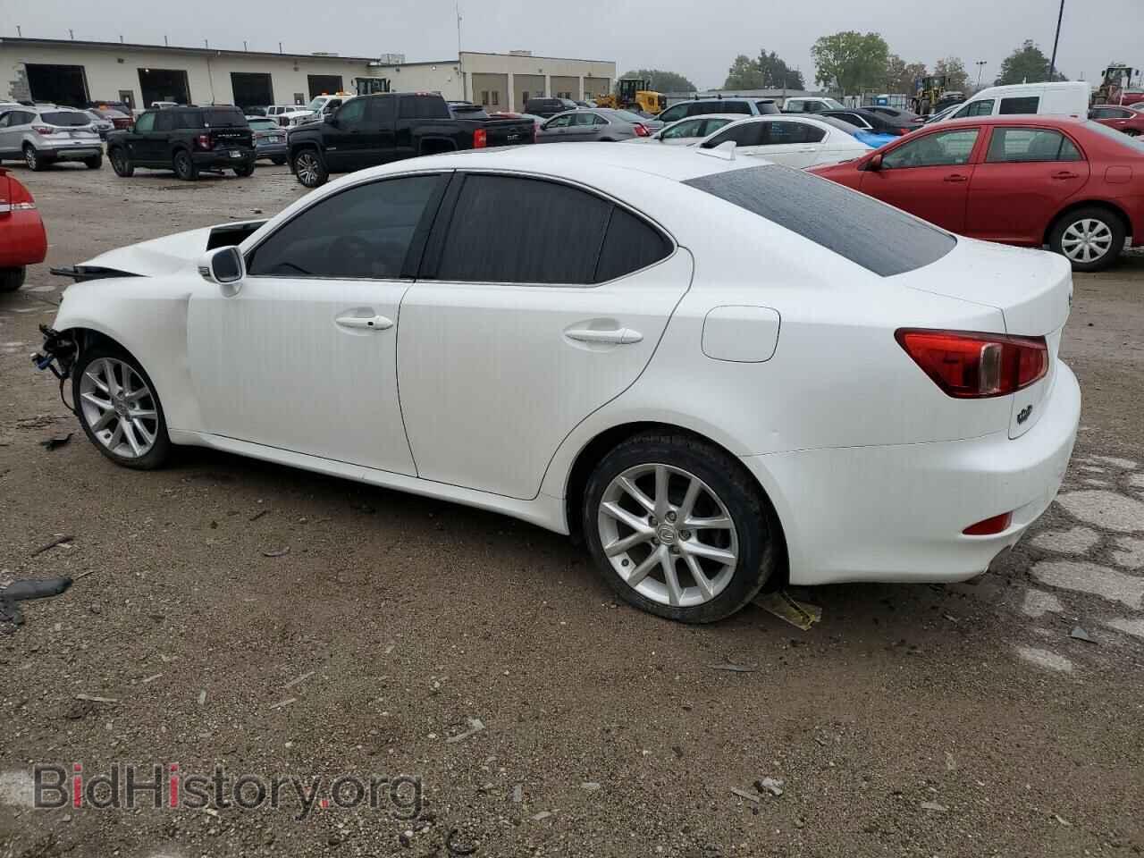 2012 LEXUS IS - VIN: JTHCF5C2XC5057043 - Фото 2